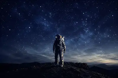 Lone Astronaut Under Milky Way Stars – 4K Space Wallpaper
